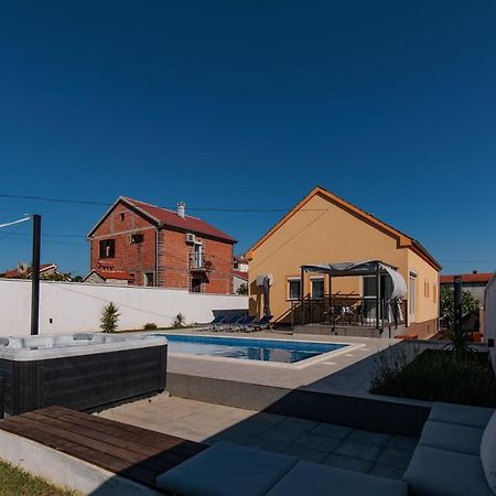 Villa Family And Friends Private Heated Pool With Jacuzzi زادار المظهر الخارجي الصورة
