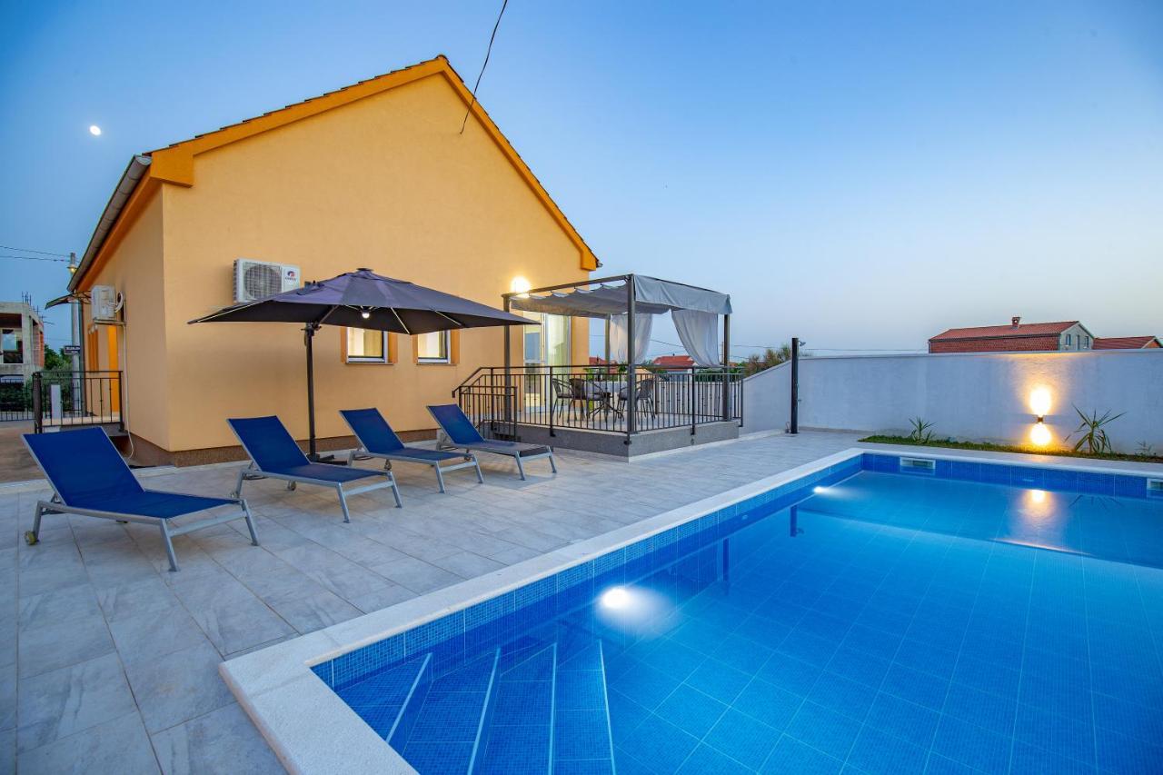 Villa Family And Friends Private Heated Pool With Jacuzzi زادار المظهر الخارجي الصورة