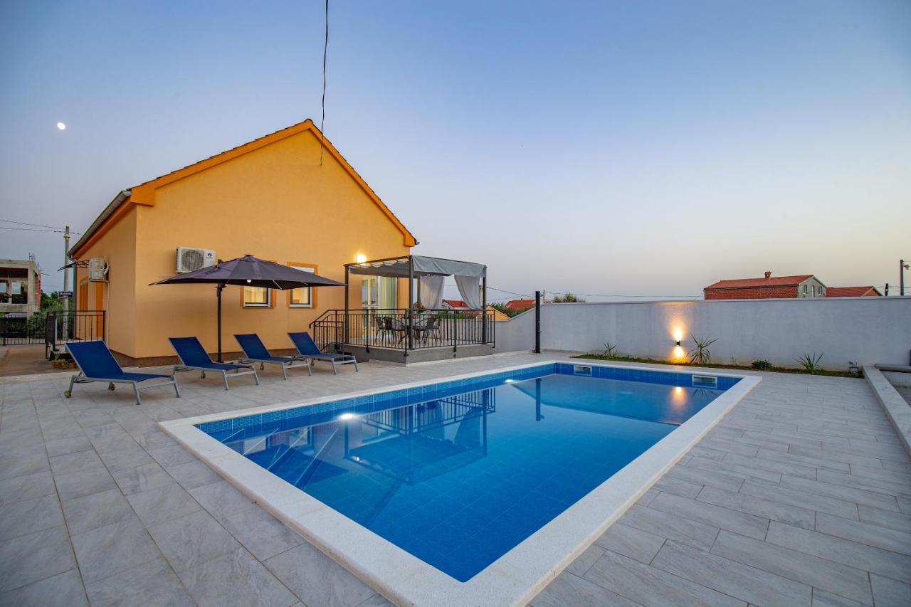 Villa Family And Friends Private Heated Pool With Jacuzzi زادار المظهر الخارجي الصورة