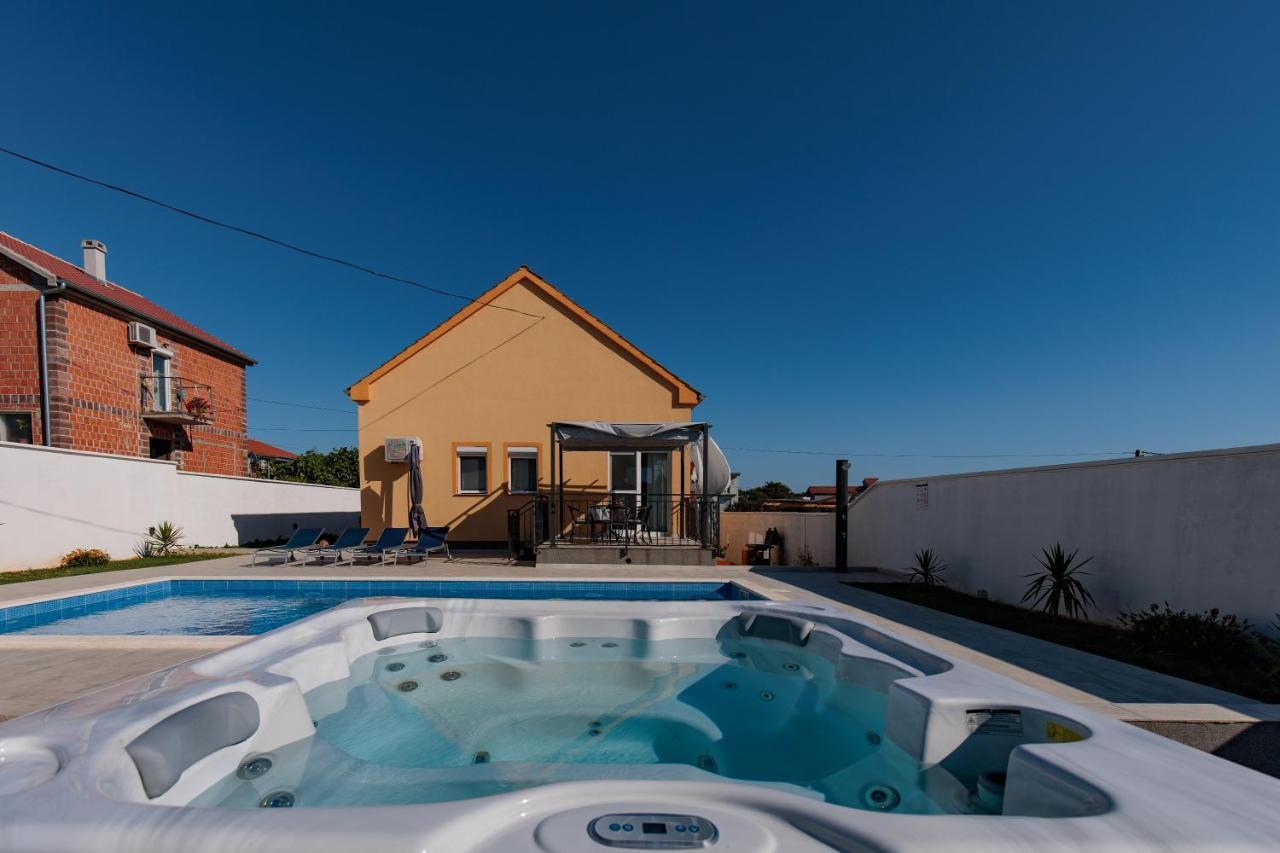 Villa Family And Friends Private Heated Pool With Jacuzzi زادار المظهر الخارجي الصورة