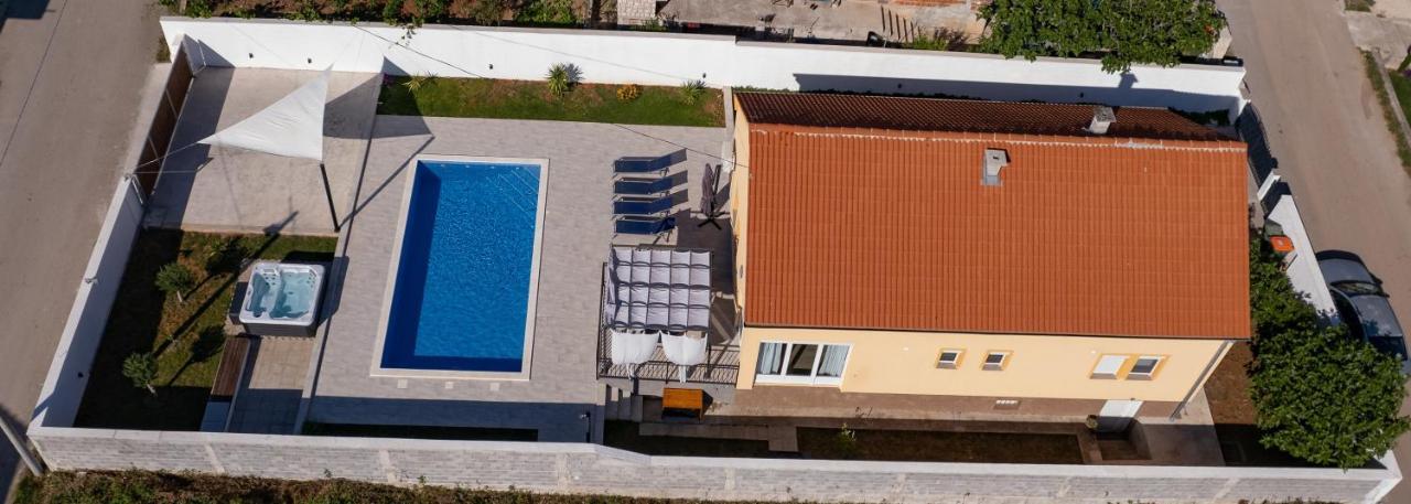 Villa Family And Friends Private Heated Pool With Jacuzzi زادار المظهر الخارجي الصورة