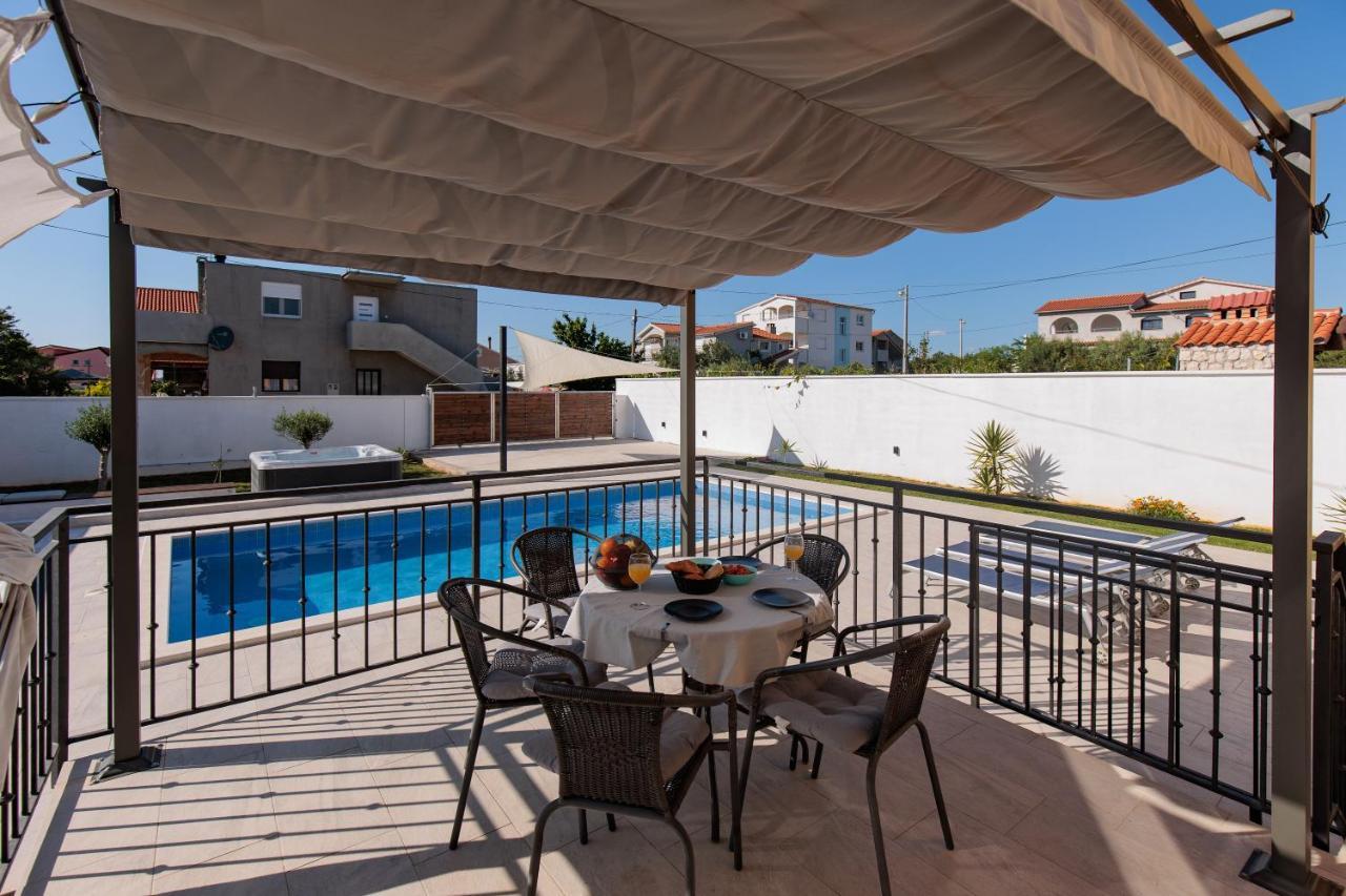 Villa Family And Friends Private Heated Pool With Jacuzzi زادار المظهر الخارجي الصورة