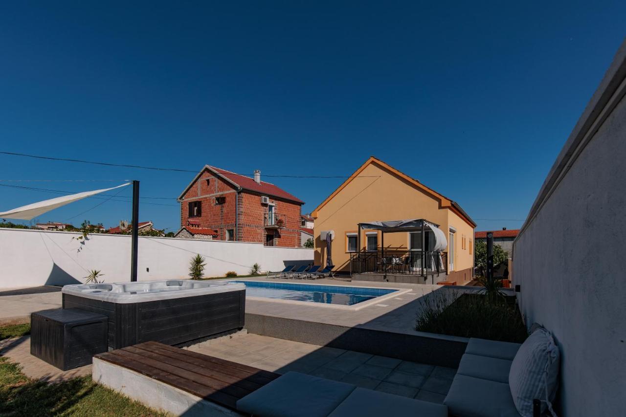 Villa Family And Friends Private Heated Pool With Jacuzzi زادار المظهر الخارجي الصورة