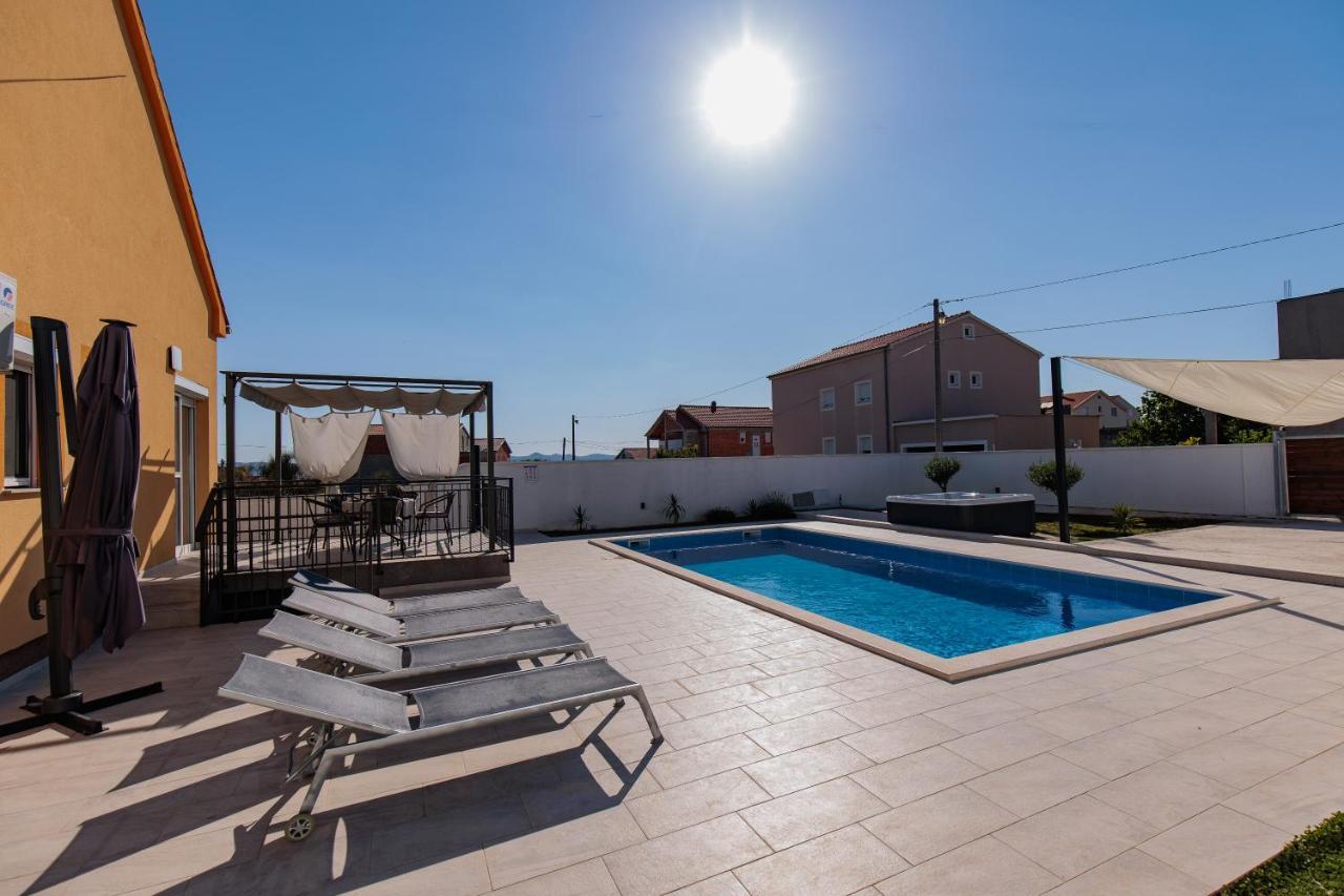 Villa Family And Friends Private Heated Pool With Jacuzzi زادار المظهر الخارجي الصورة