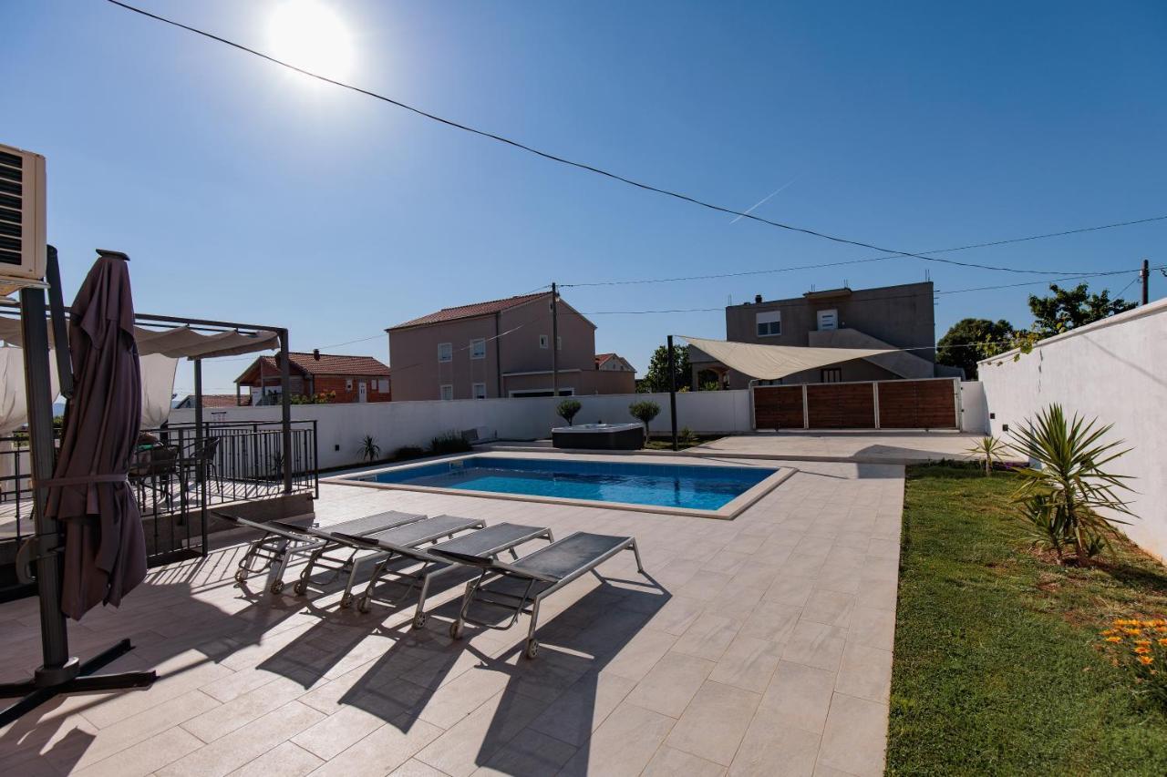 Villa Family And Friends Private Heated Pool With Jacuzzi زادار المظهر الخارجي الصورة