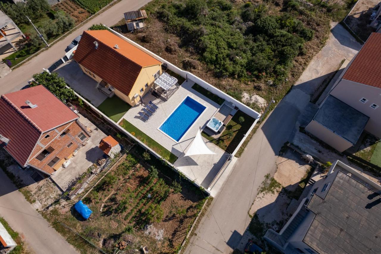 Villa Family And Friends Private Heated Pool With Jacuzzi زادار المظهر الخارجي الصورة